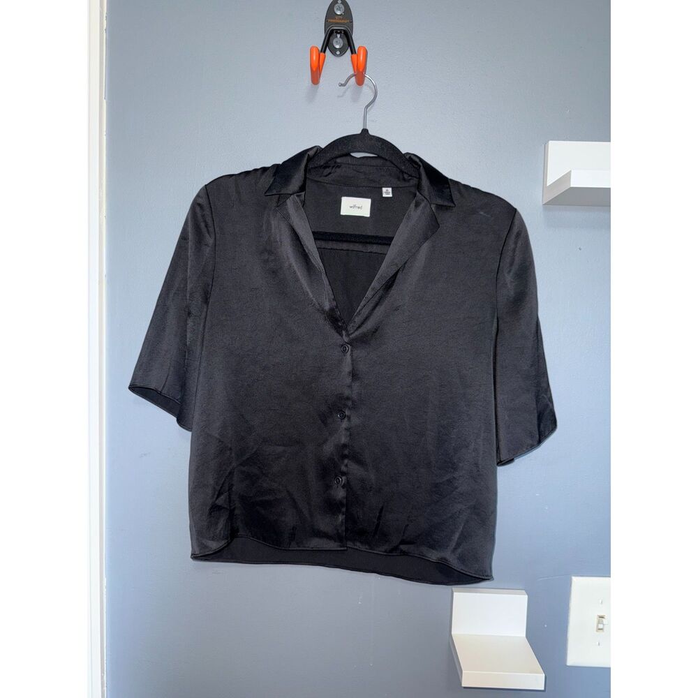 Aritzia · Wilfred Black Beso Satiny Button-Up Crop Top | Size X-Small | Gorpcore
